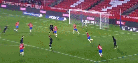 里程碑，海港中场徐新已为中国俱乐部出战200场比赛