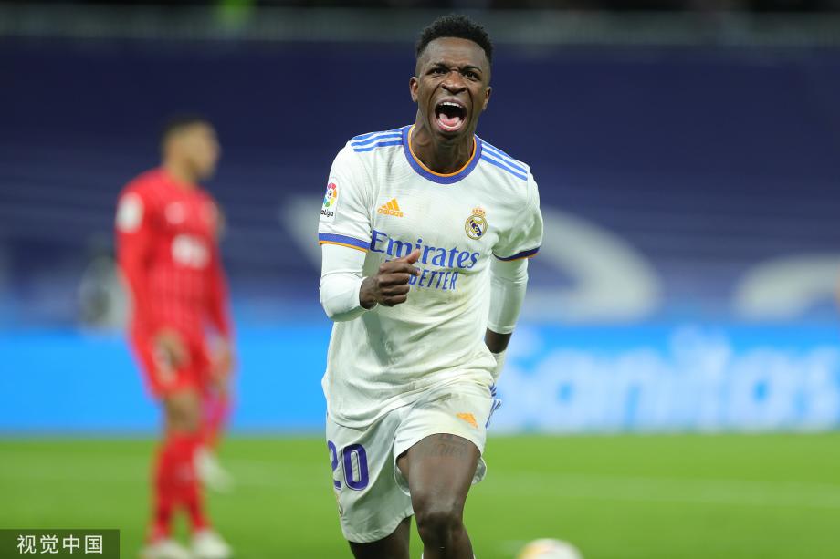 杜篮德关键投篮稳定命中