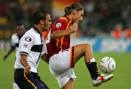 媒体人：张源或加盟某刚出售本土后腰的南方球队（据媒体人透露，张源可能加盟一支刚出售本土后腰的南方球队）