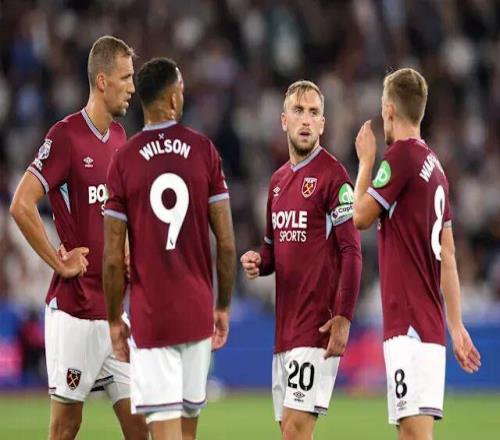 爱德华兹半场12分4失误，兰德尔10中5拿到14分